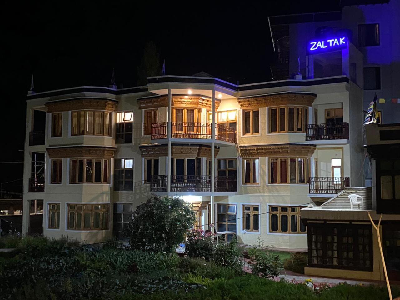 Zaltak Guest House And Hostel Leh Exterior photo